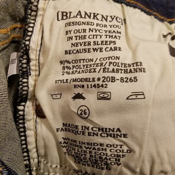 BLANK NYC Retro High Rise Dark Wash Denim Cutoff Shorts Size 26 NWT - Picture 7 of 7